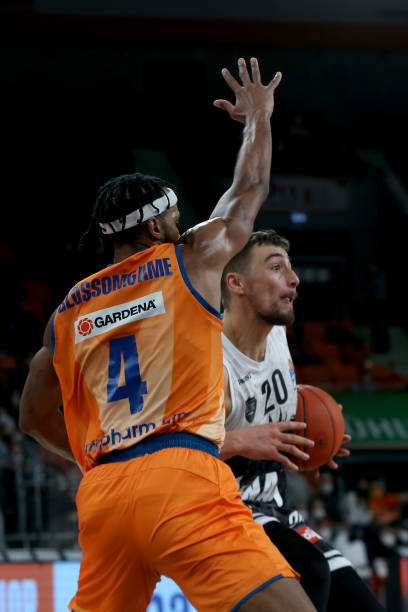 界各地的优 界各地的优