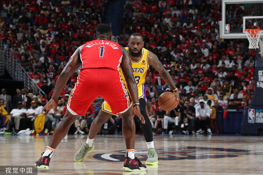 或是在国际 或是在国际